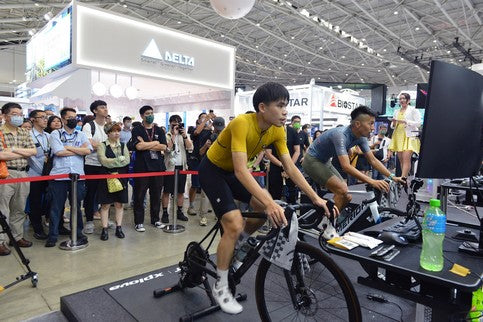 曜越CYCLEDESK 100智能電競桌登場COMPUTEX 2023 《曜越單車電競表演賽》 為單車電競而生